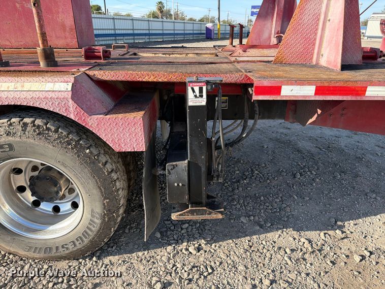 image for item YA1640 2014 Peterbilt 365 crane truck