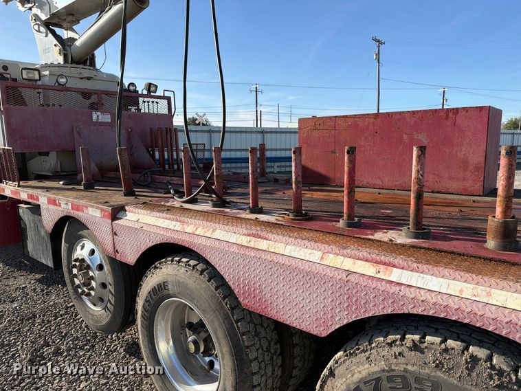 image for item YA1640 2014 Peterbilt 365 crane truck