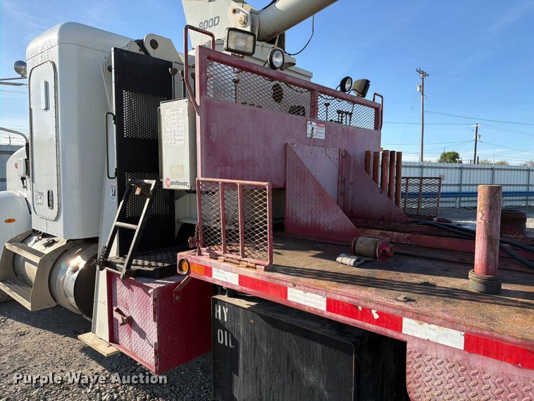 image for item YA1640 2014 Peterbilt 365 crane truck