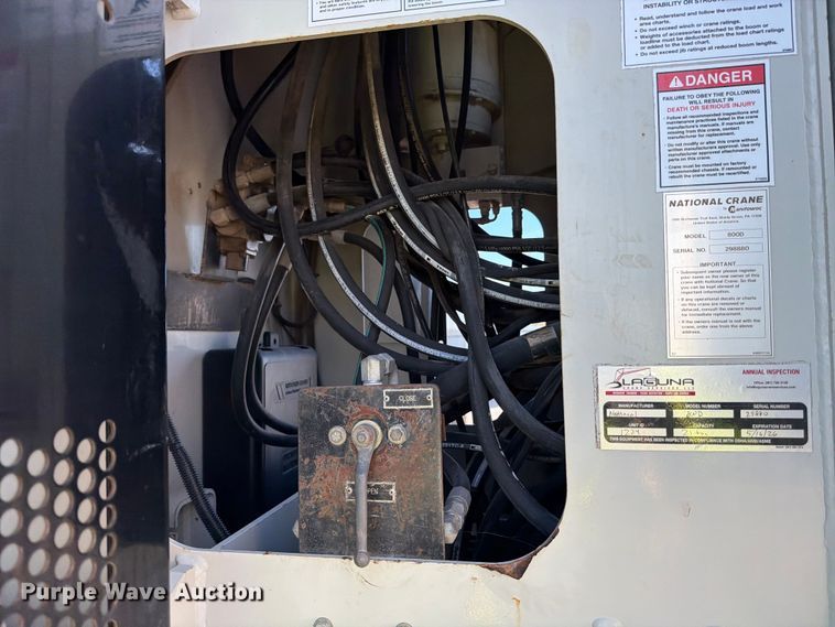 image for item YA1640 2014 Peterbilt 365 crane truck