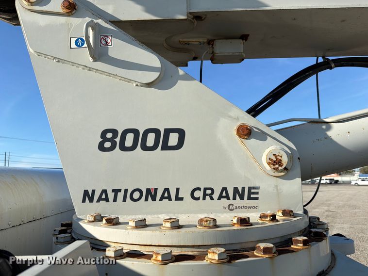 image for item YA1640 2014 Peterbilt 365 crane truck