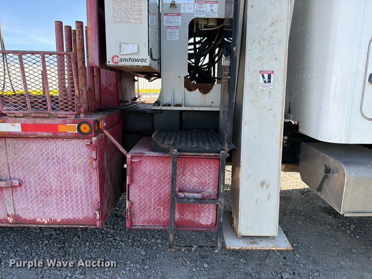 image for item YA1640 2014 Peterbilt 365 crane truck