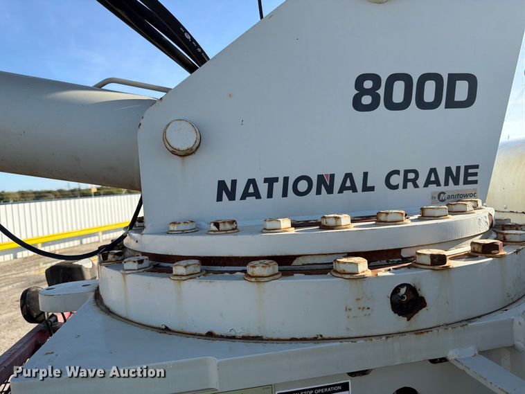 image for item YA1640 2014 Peterbilt 365 crane truck