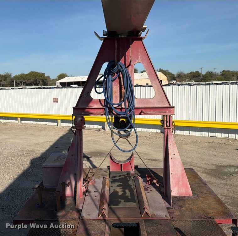 image for item YA1640 2014 Peterbilt 365 crane truck