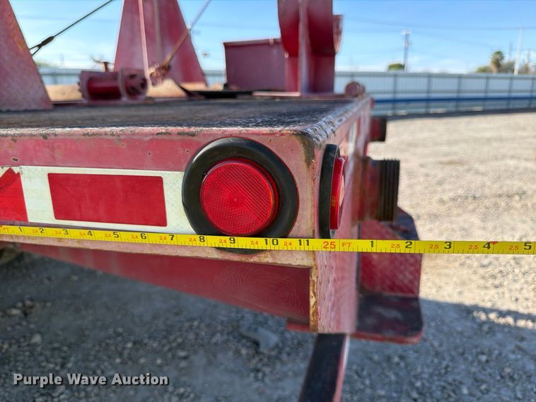 image for item YA1640 2014 Peterbilt 365 crane truck