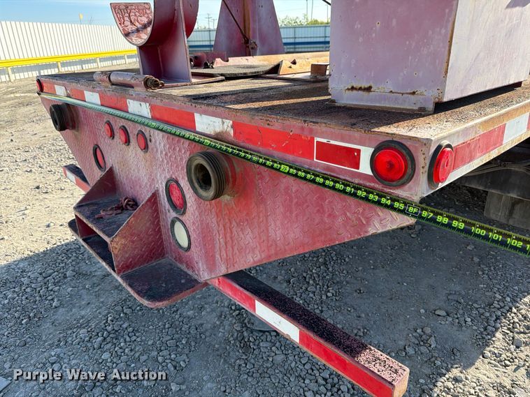 image for item YA1640 2014 Peterbilt 365 crane truck