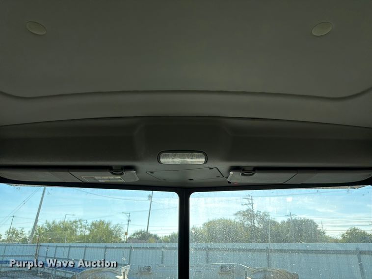 image for item YA1640 2014 Peterbilt 365 crane truck