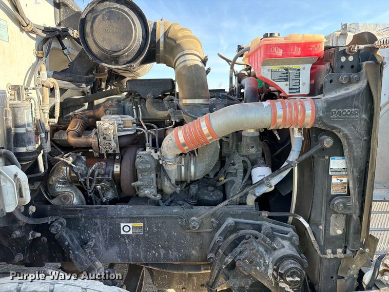 image for item YA1640 2014 Peterbilt 365 crane truck