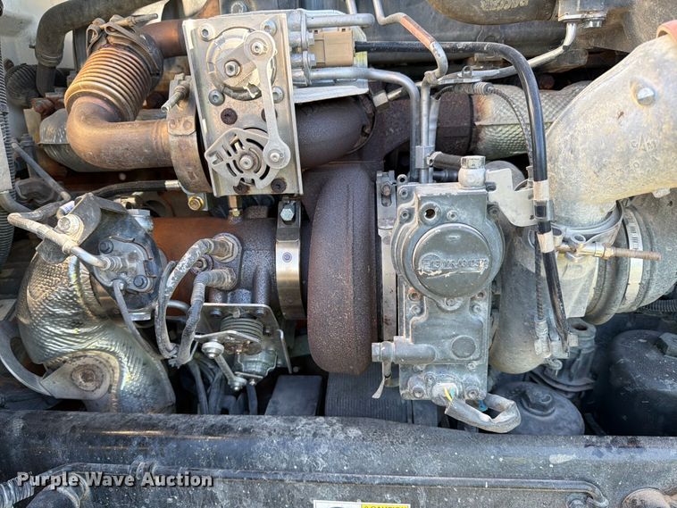 image for item YA1640 2014 Peterbilt 365 crane truck