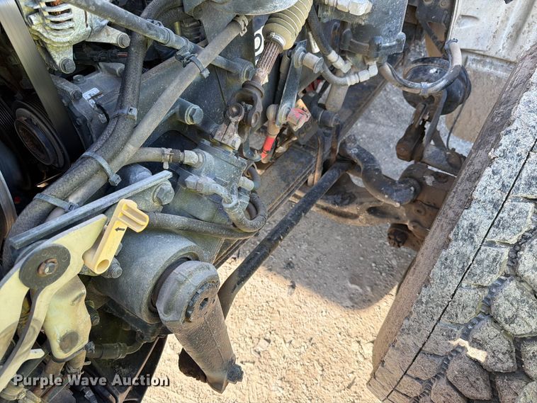 image for item YA1640 2014 Peterbilt 365 crane truck