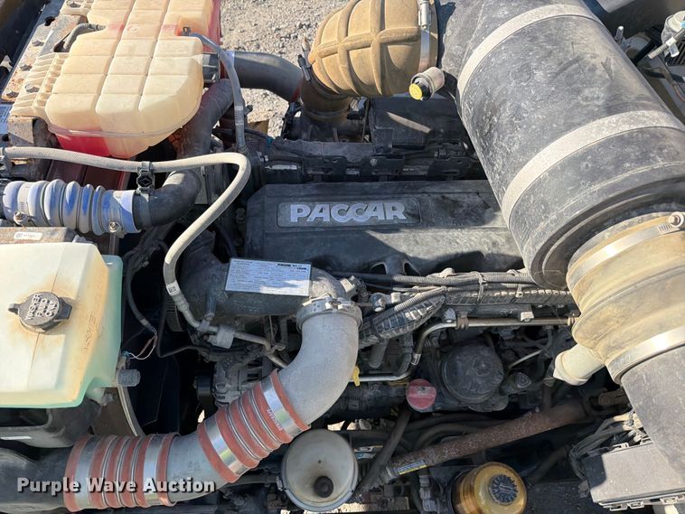 image for item YA1640 2014 Peterbilt 365 crane truck