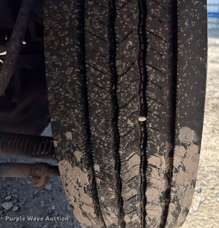 image for item YA1640 2014 Peterbilt 365 crane truck