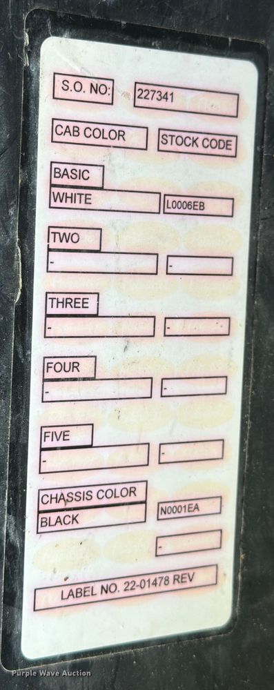 image for item YA1640 2014 Peterbilt 365 crane truck