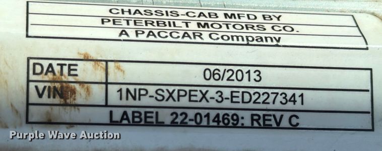 image for item YA1640 2014 Peterbilt 365 crane truck