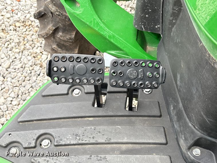 image for item YA1642 2024 John Deere 4044M MFWD tractor