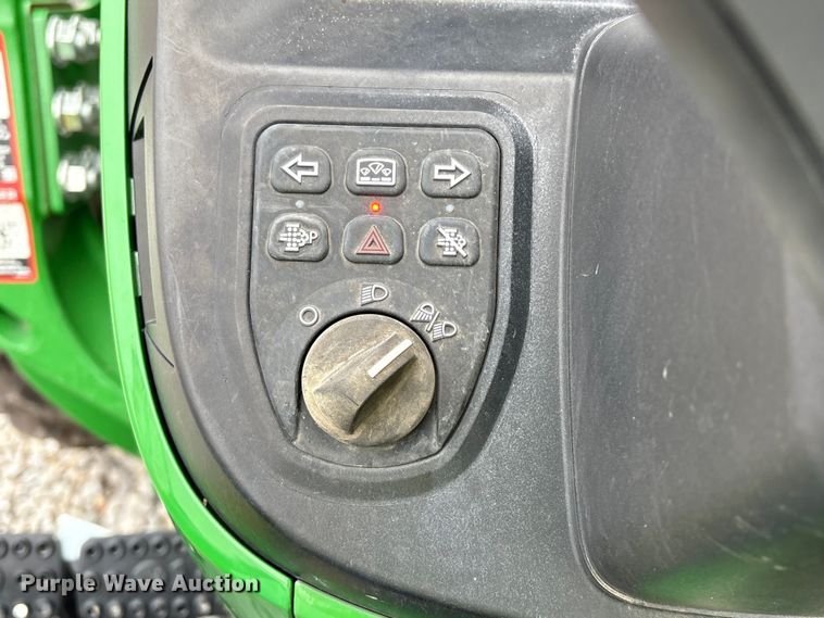 image for item YA1642 2024 John Deere 4044M MFWD tractor