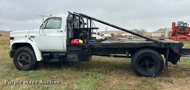 image for item ZA0747 1976 GMC 6500 winch truck