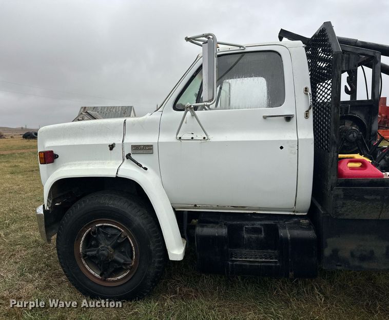 image for item ZA0747 1976 GMC 6500 winch truck