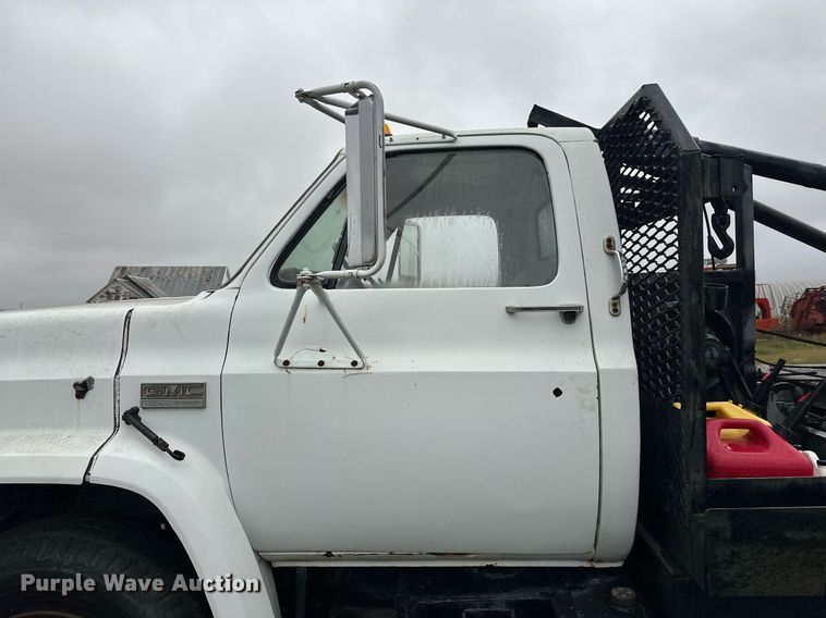 image for item ZA0747 1976 GMC 6500 winch truck