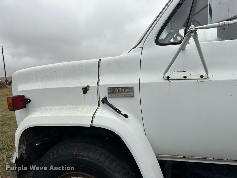 image for item ZA0747 1976 GMC 6500 winch truck