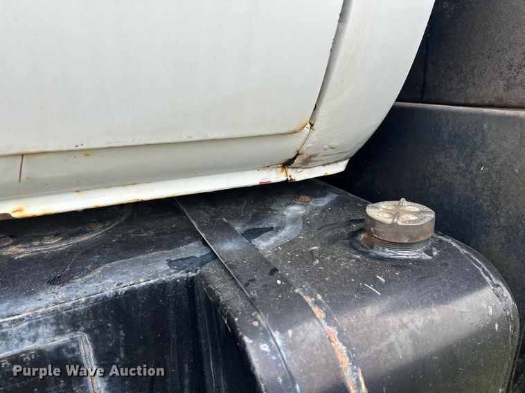 image for item ZA0747 1976 GMC 6500 winch truck