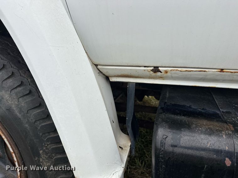 image for item ZA0747 1976 GMC 6500 winch truck