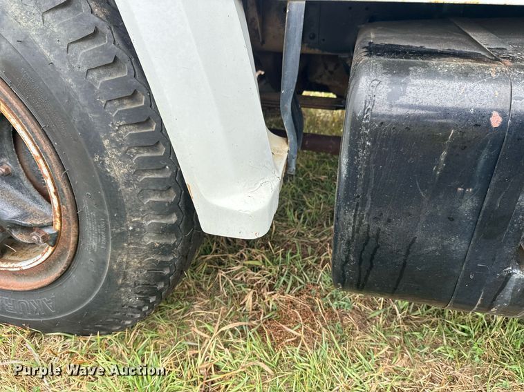 image for item ZA0747 1976 GMC 6500 winch truck