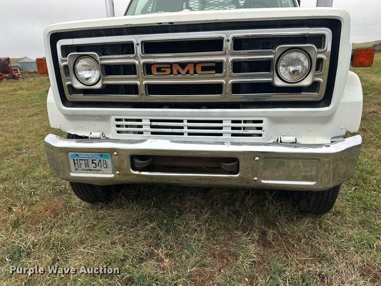 image for item ZA0747 1976 GMC 6500 winch truck