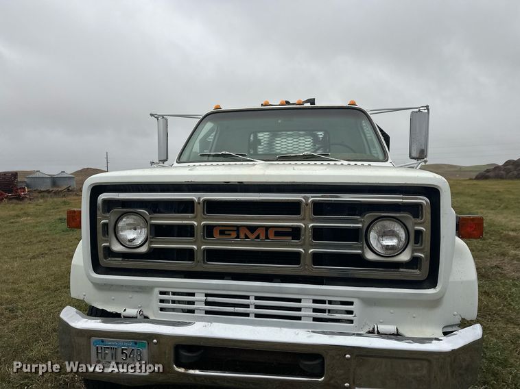 image for item ZA0747 1976 GMC 6500 winch truck