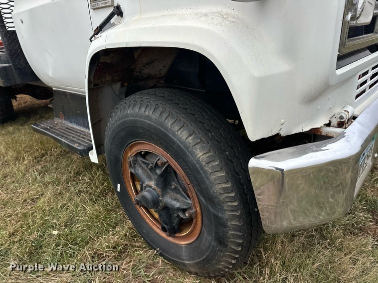 image for item ZA0747 1976 GMC 6500 winch truck