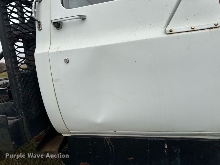 image for item ZA0747 1976 GMC 6500 winch truck