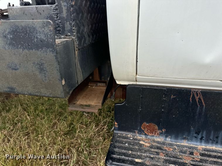 image for item ZA0747 1976 GMC 6500 winch truck