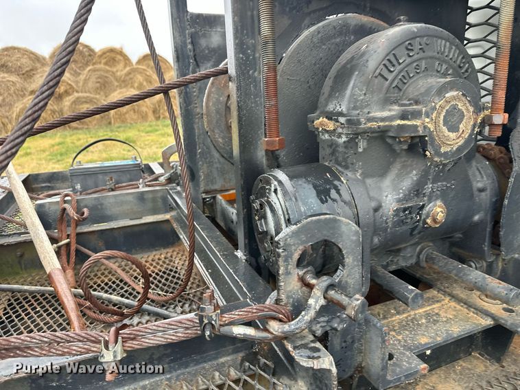 image for item ZA0747 1976 GMC 6500 winch truck