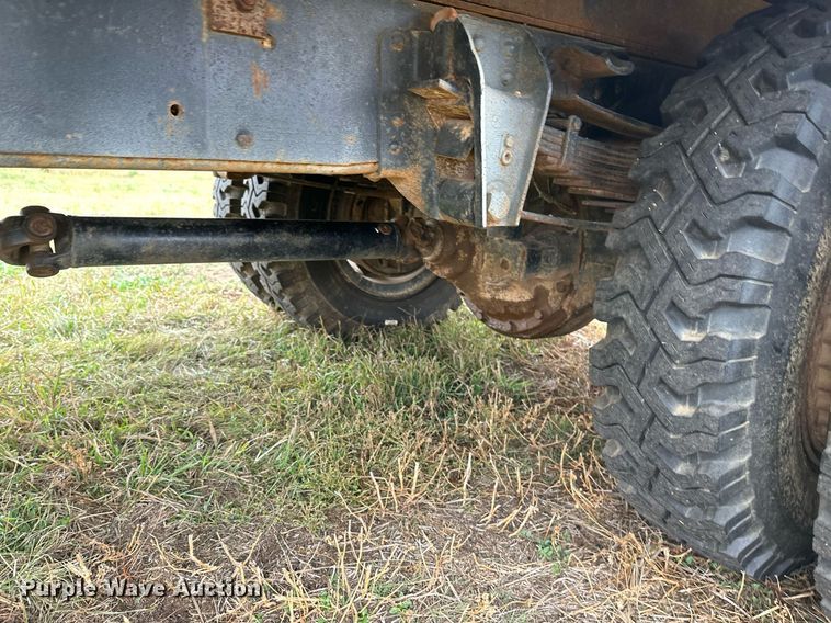 image for item ZA0747 1976 GMC 6500 winch truck