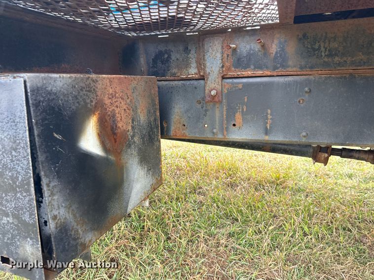 image for item ZA0747 1976 GMC 6500 winch truck