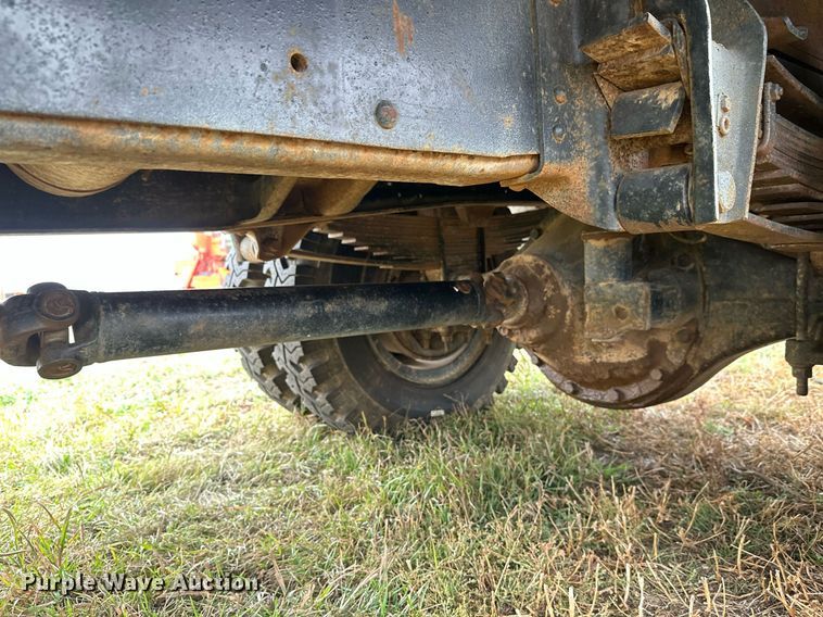 image for item ZA0747 1976 GMC 6500 winch truck