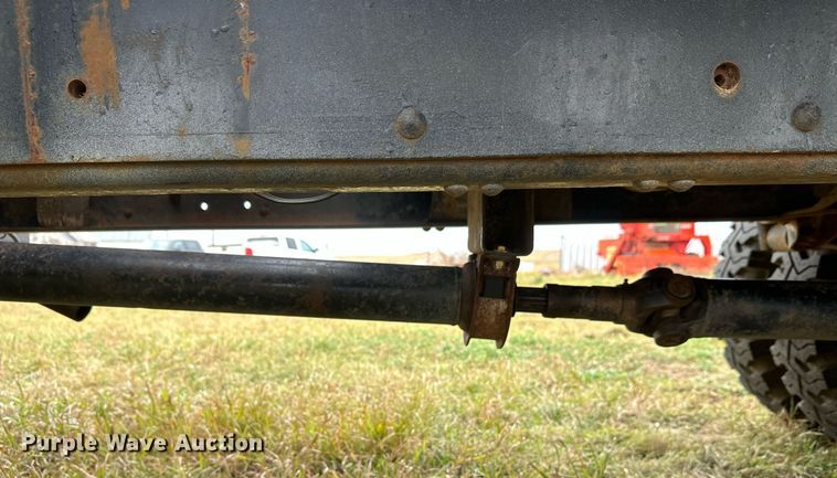 image for item ZA0747 1976 GMC 6500 winch truck