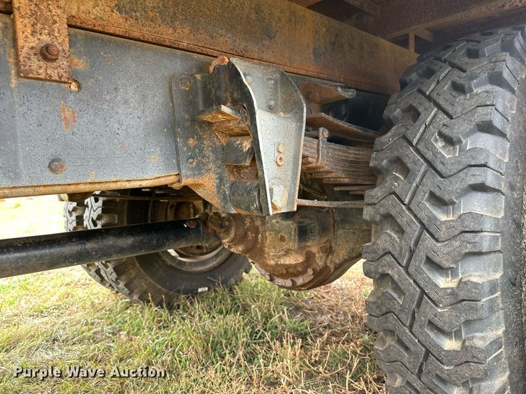 image for item ZA0747 1976 GMC 6500 winch truck