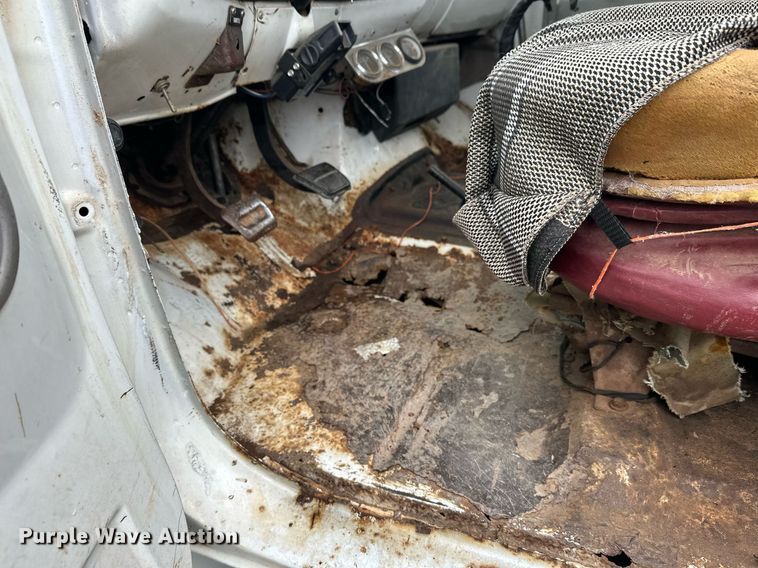 image for item ZA0747 1976 GMC 6500 winch truck