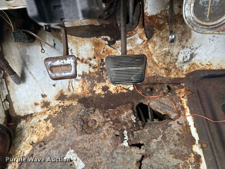 image for item ZA0747 1976 GMC 6500 winch truck