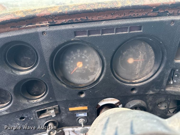 image for item ZA0747 1976 GMC 6500 winch truck