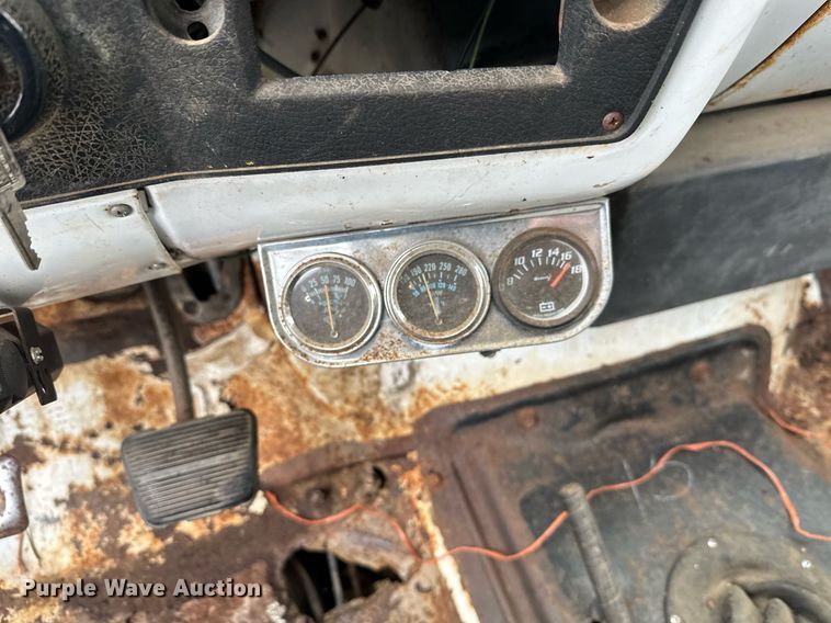 image for item ZA0747 1976 GMC 6500 winch truck