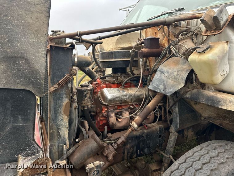 image for item ZA0747 1976 GMC 6500 winch truck