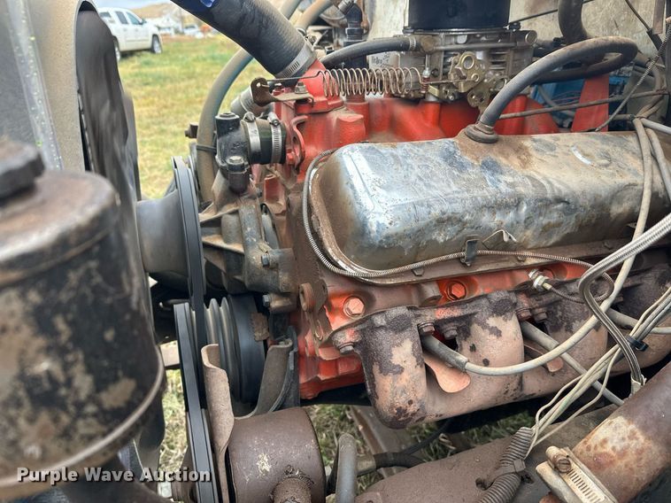 image for item ZA0747 1976 GMC 6500 winch truck