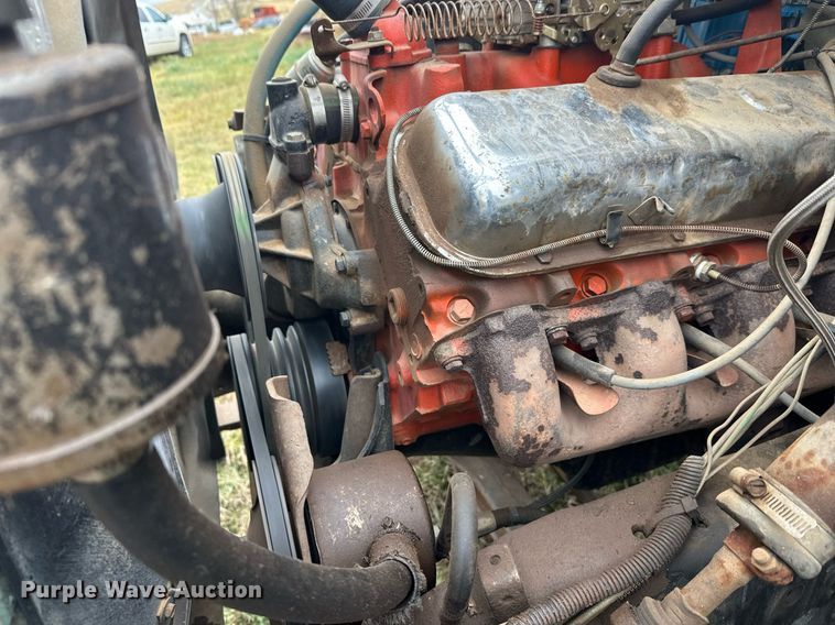 image for item ZA0747 1976 GMC 6500 winch truck