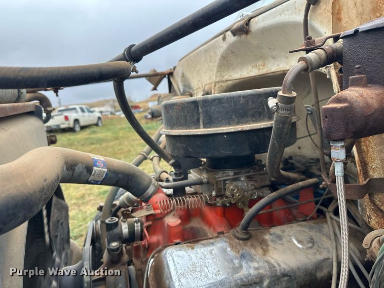 image for item ZA0747 1976 GMC 6500 winch truck