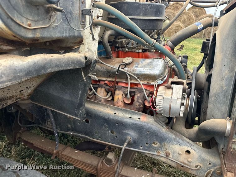 image for item ZA0747 1976 GMC 6500 winch truck