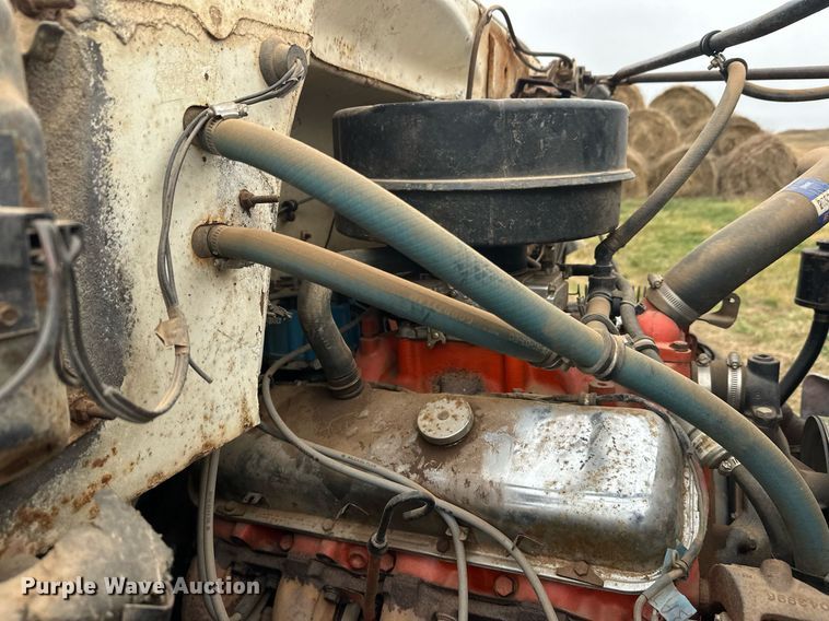 image for item ZA0747 1976 GMC 6500 winch truck