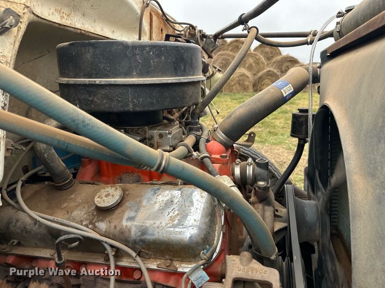 image for item ZA0747 1976 GMC 6500 winch truck