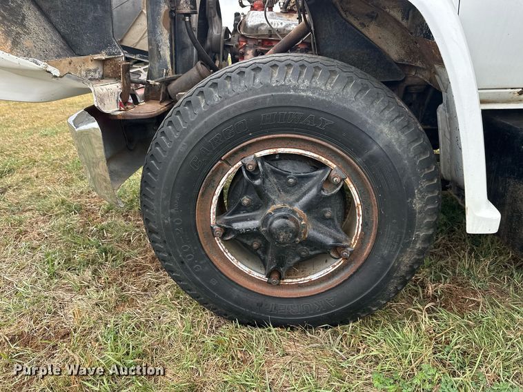 image for item ZA0747 1976 GMC 6500 winch truck